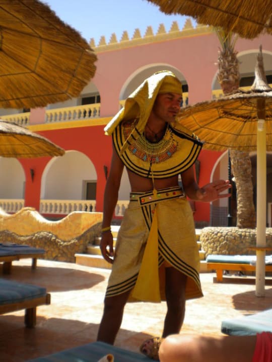 Tiki Tak im Einsatz Pickalbatros Alf Leila Wa Leila Resort - Neverland Hurghada