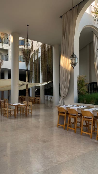 Gastro Serry Beach Resort