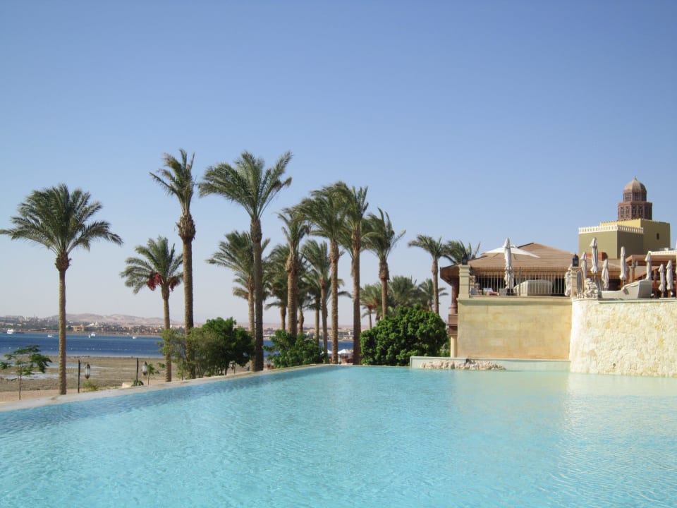 Poolbecken mit Aussicht auf den Strand Makadi Spa - Adults only