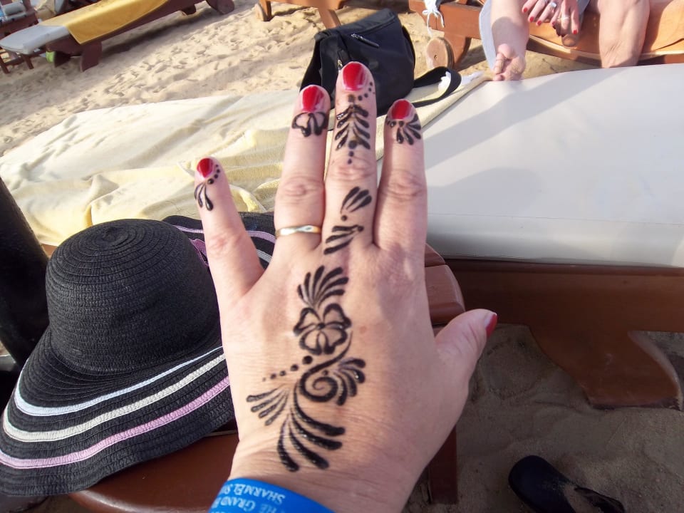 Strandtatoo mit Henna by Locca (Mustafa) The Grand Hotel Sharm El Sheikh