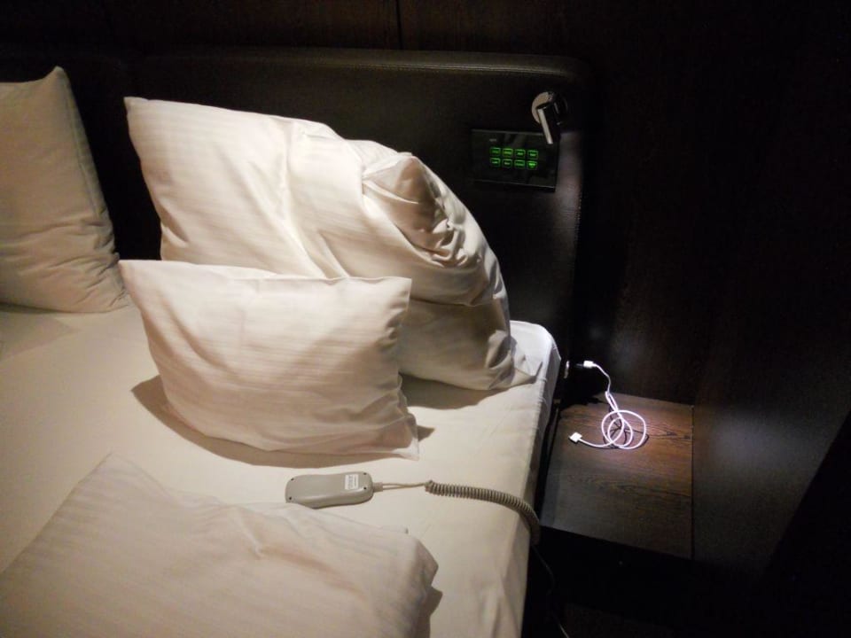 Bett mit Bedienung zur Härteeinstellung Living Hotel Das Viktualienmarkt