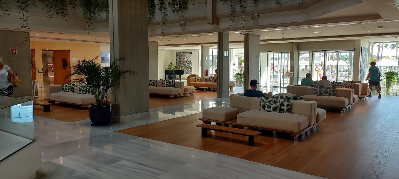 Lobby Hipotels Mediterraneo Club