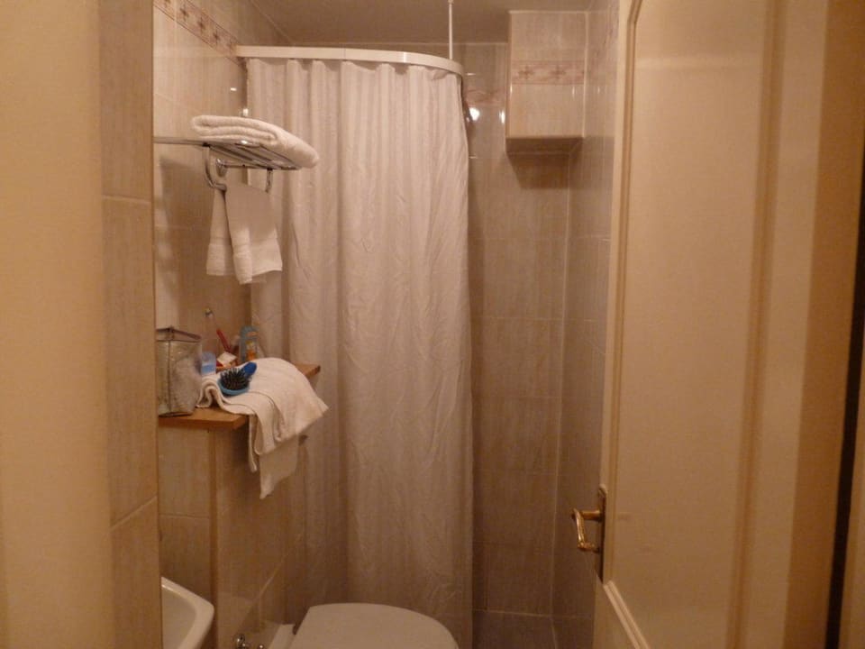 Badezimmer Hotel Berjaya Eden Park