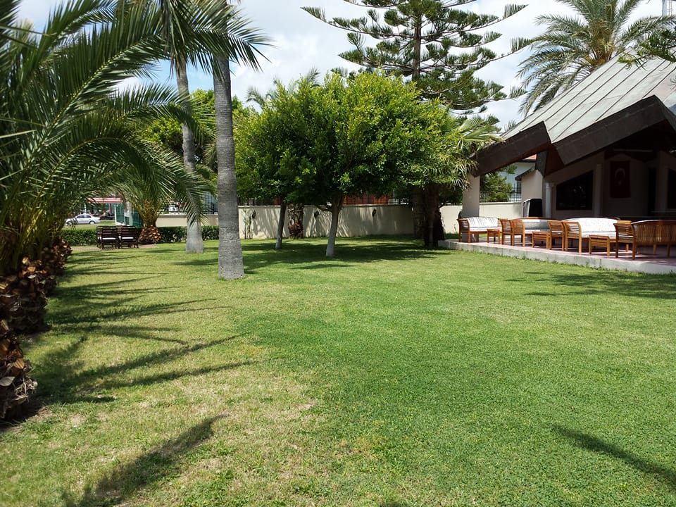 Gartenanlage Nerton Hotel - Erwachsenenhotel ab 16 Jahren