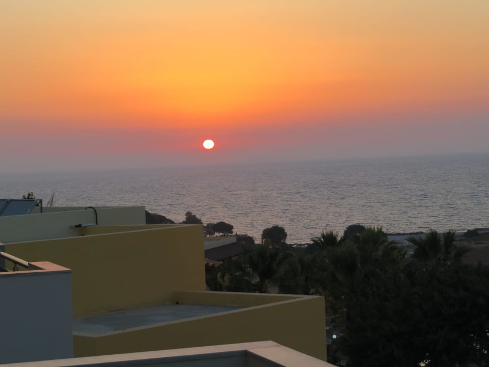 Sonnenuntergang aus Balkonsicht Hotel Kouros Palace