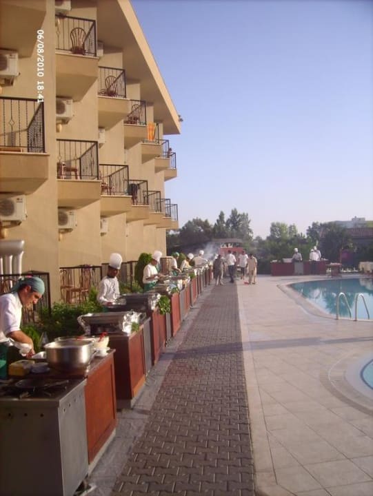 Abend Buffet Hotel Victory Resort