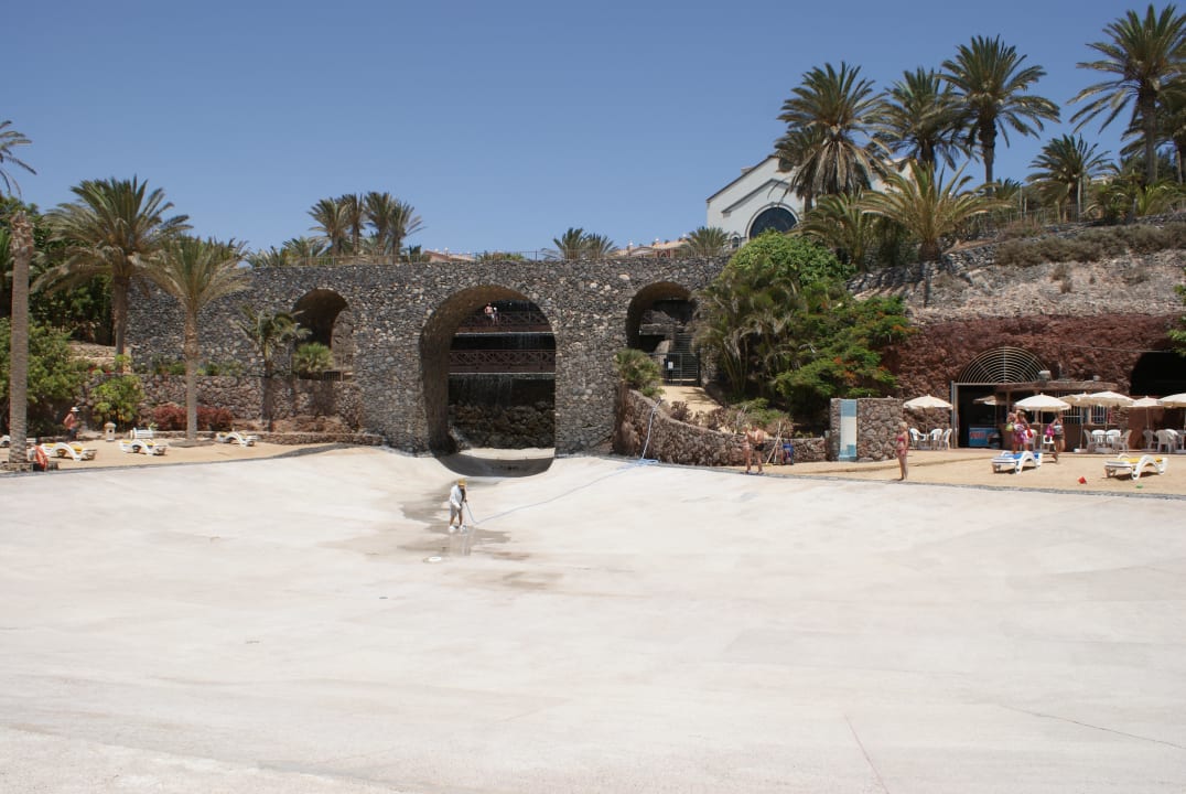 Reinigung des Meerwasserpools,jeden Sonntag R2 Rio Calma Hotel & Spa & Conference