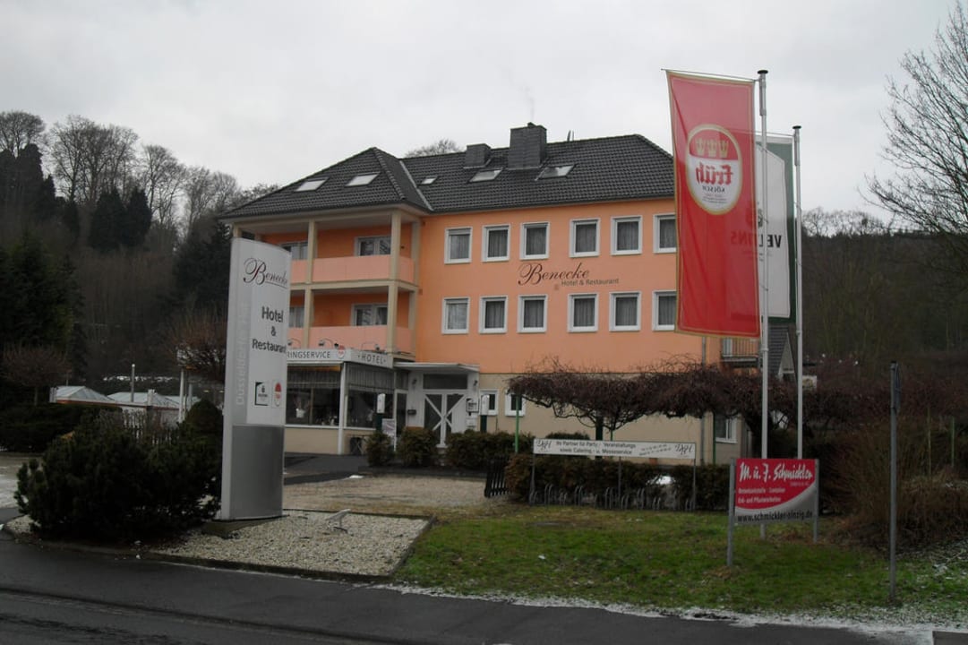 Front zur Straßenseite Benecke Hotel Düsseldorfer Hof
