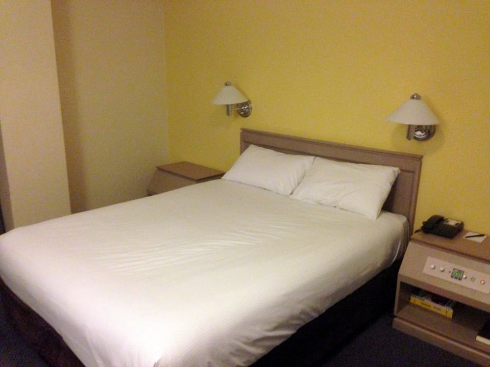 Doppelbett Hotel Grand Chancellor Adelaide on Hindley