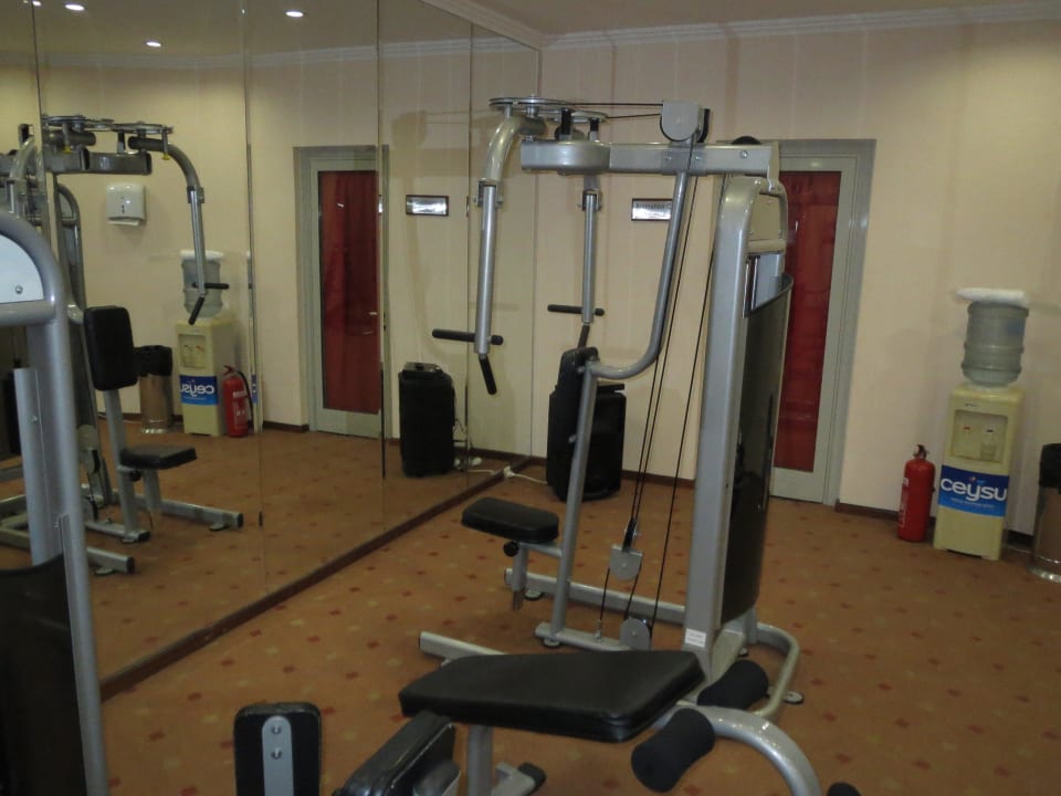 Innenbereich Fitnesssudio Royal Atlantis Beach Hotel