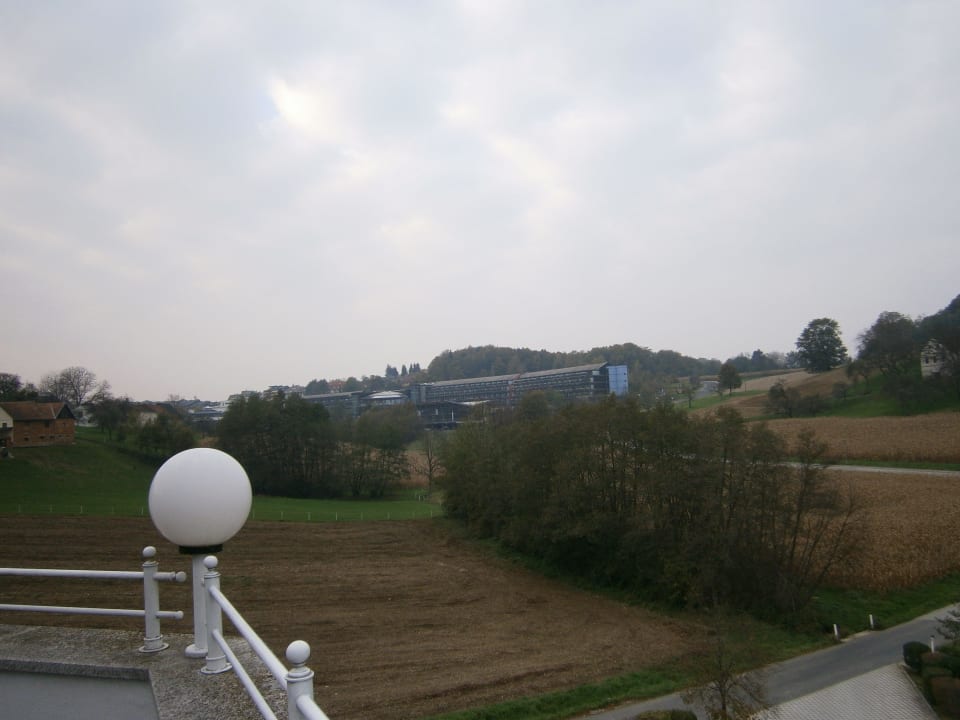 Ausblick vom Fitnessraum Hotel Albizia