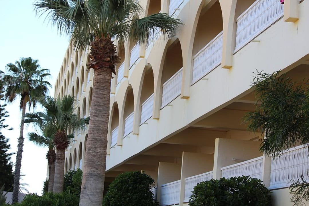 Hotel von vorn Calimera One Resort Jockey