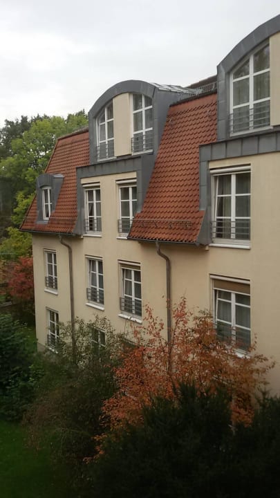 Zimmer mit Blick zum Garten seiltl. Seminaris Hotel Leipzig