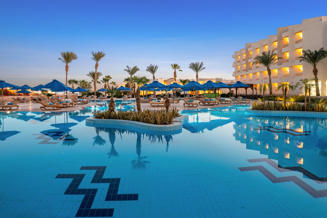 Pool DoubleTree by Hilton Sharm El Sheikh - Sharks Bay Resort