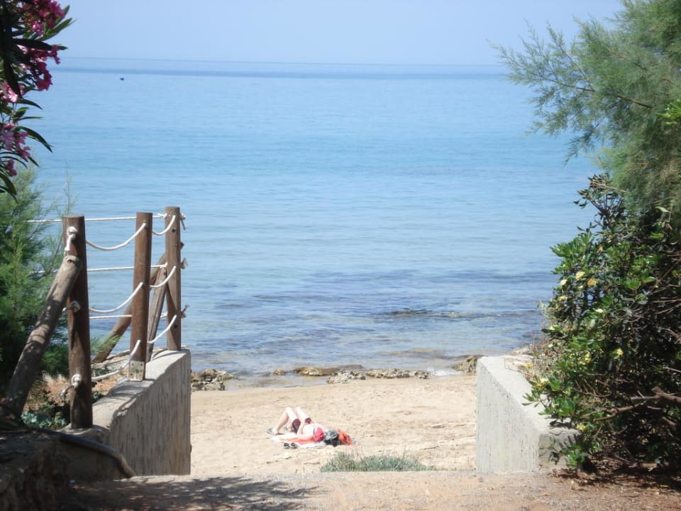 Blick auf Strand und Meer Sentido Kyknos Beach Adults Only 16+