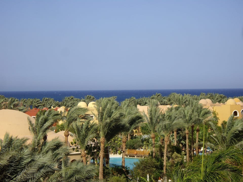 Blick vom Balkon bis zum Meer Makadi Palace