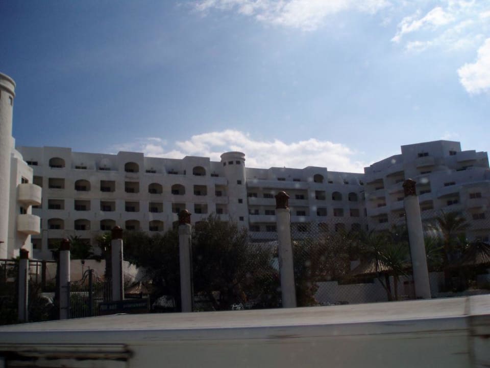 Frontansicht des Hotels db San Antonio Hotel + Spa