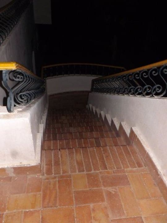 Ohne Beleuchtung Ohne Licht nichts zu sehen  Lotus Bay Beach Resort