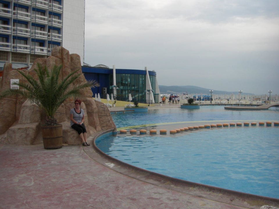 Der coole Pool Burgas Beach Hotel