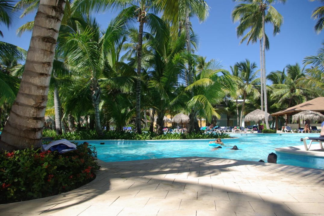 Jeden z basenów w ogrodzie Grand Palladium Punta Cana Resort & Spa