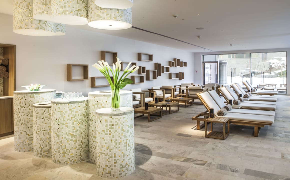 Pool AlpenGold Hotel Davos