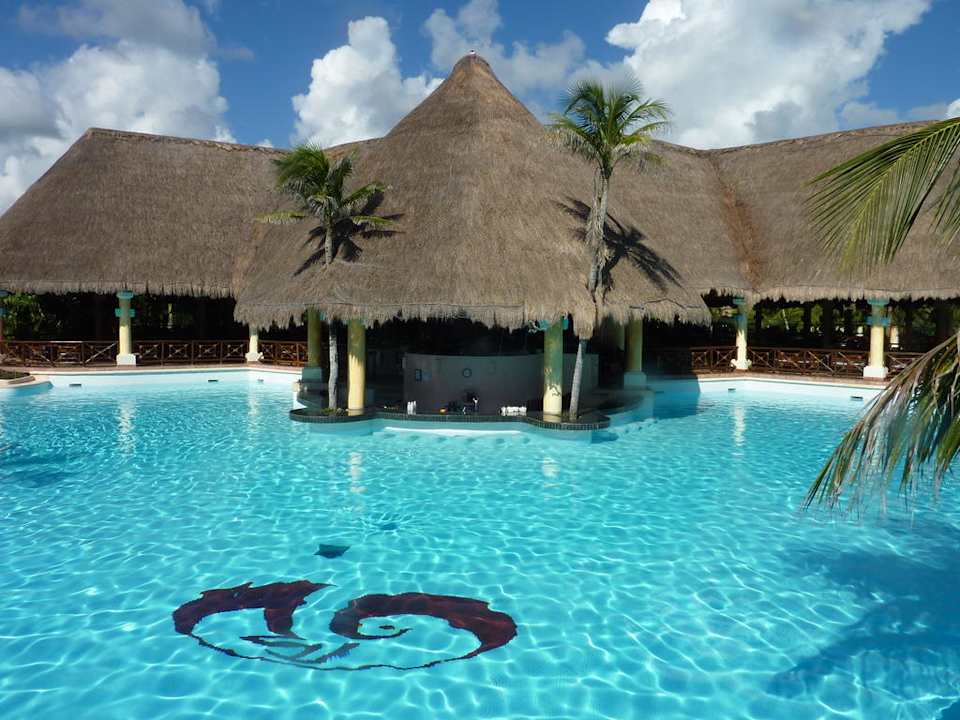 Poolbar Grand Palladium Kantenah Resort & Spa