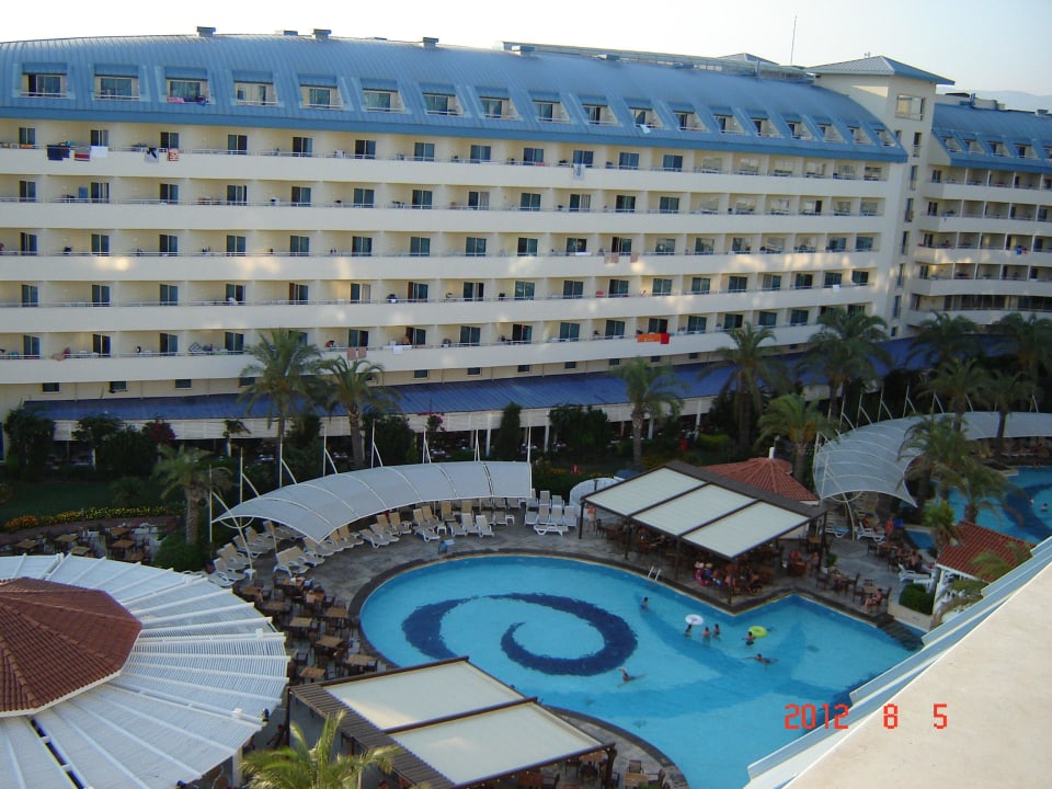  Poolanlage Crystal Admiral