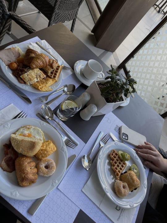 Gastro Hotel Theartemis Palace