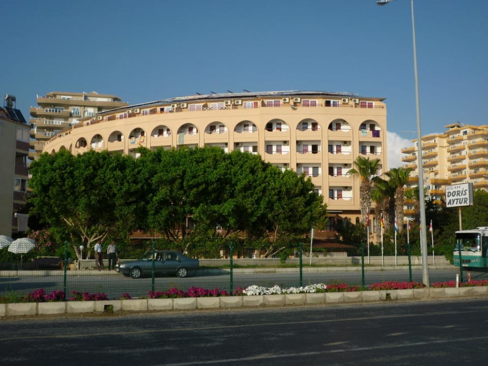 Das Hotel vom Strand aus gesehen Doris Aytur Hotel