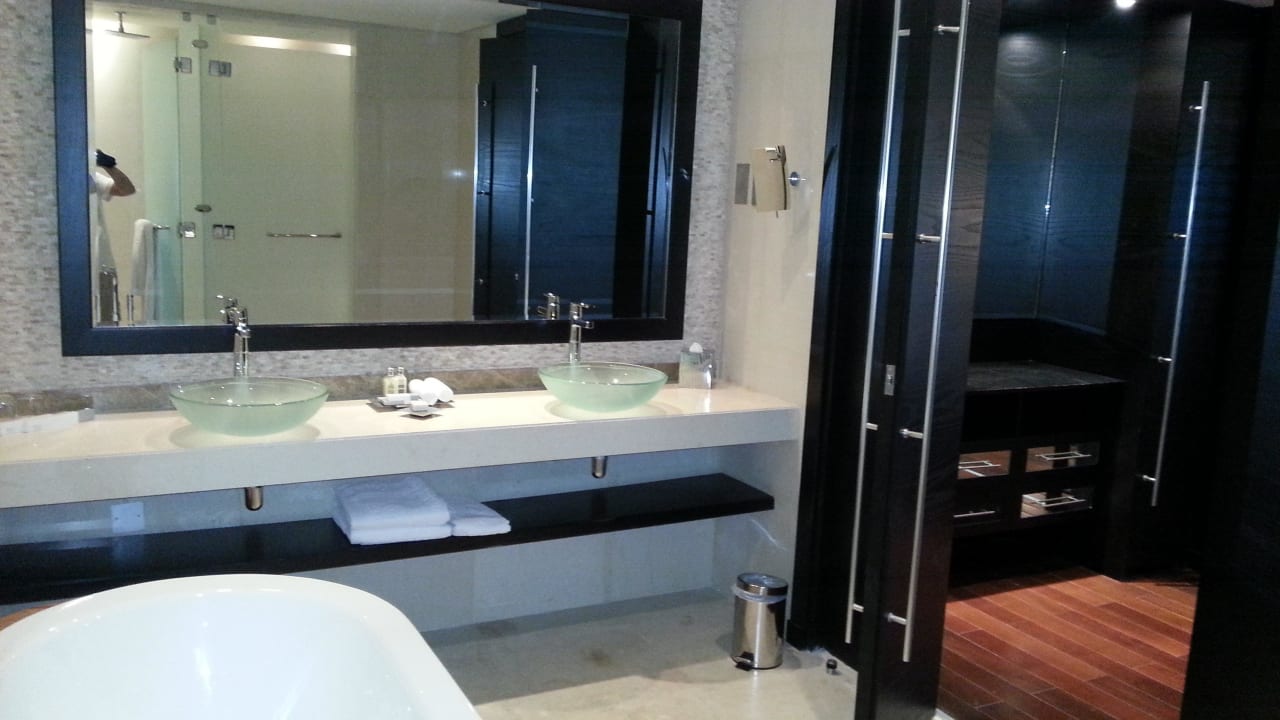Waschzimmer Juniorsuite Rixos The Palm Hotel & Suites