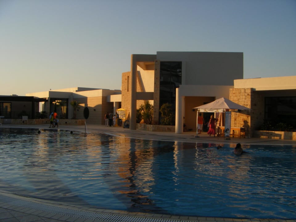 Hauptpool Grand Hotel Holiday Resort