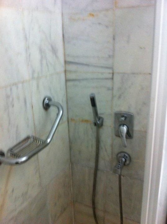 Schlechte Dusche!  Oscar Resort Hotel