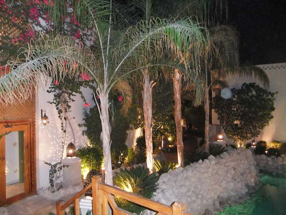 Wege zu den Gebäuden Ghazala Gardens