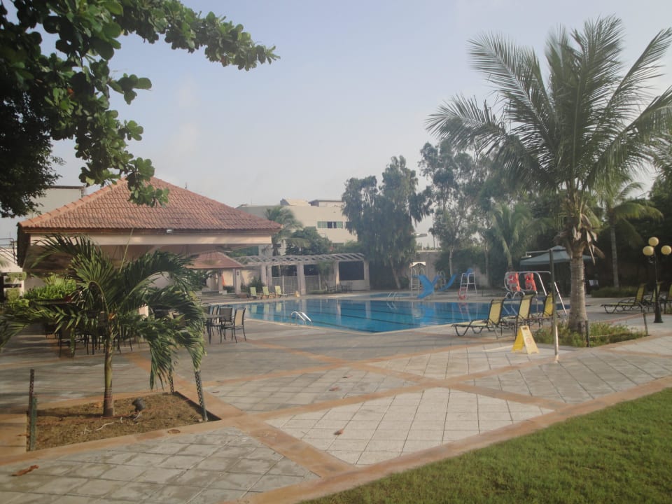 Pool Hotel Ramada Plaza Karachi