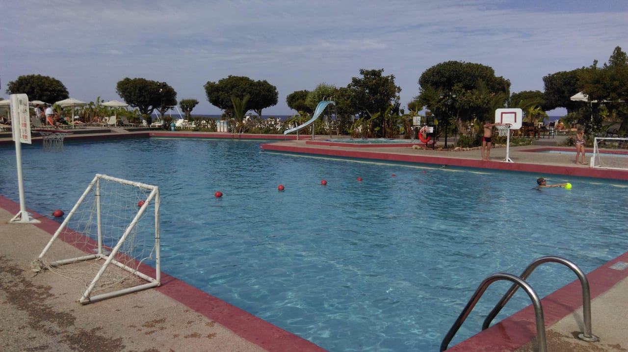 Der Pool Irene Palace Beach Resort