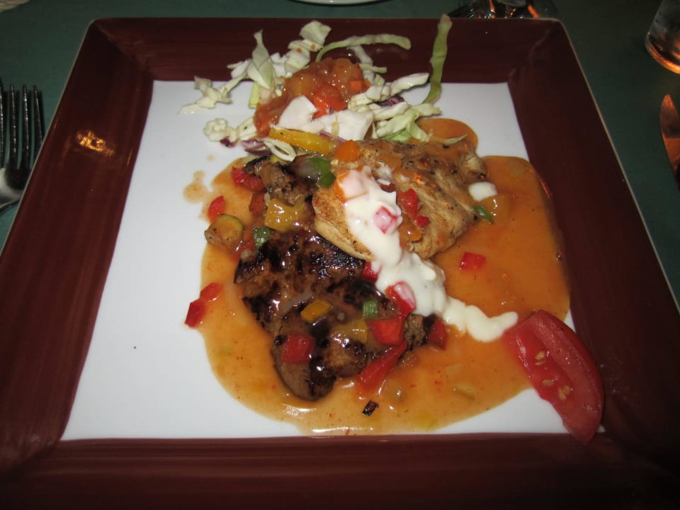 Abendessen im karibischen Restaurant Grand Makadi