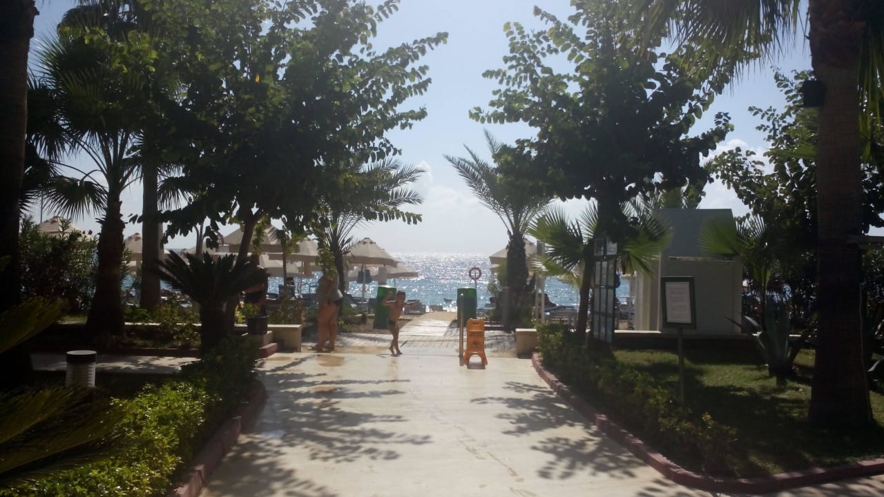 Weg zum Strand Saphir Resort & Spa