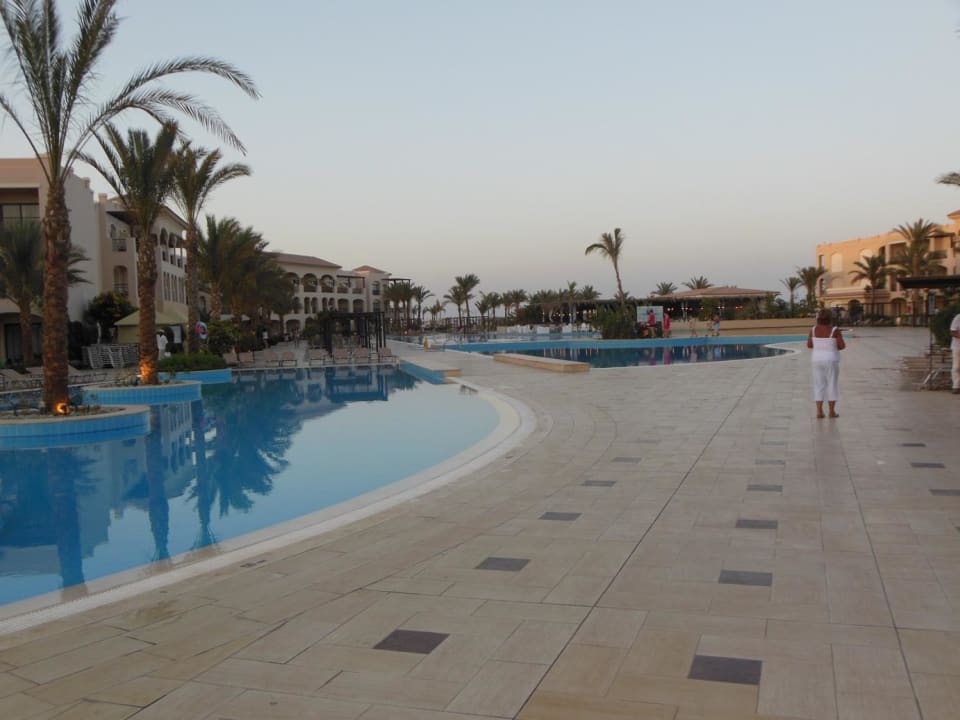 Irgendwo da hinten ist der Strand  Jaz Bluemarine