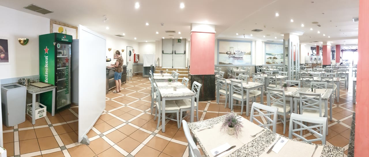 Gastro HL Miraflor Suites Hotel