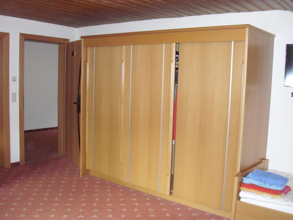 Kleiderschrank XXL Bachmayerhof