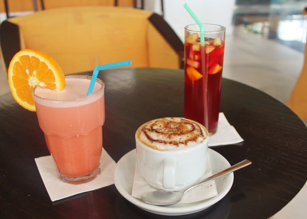 Tolle Leckereien Lobbybar R2 Pajara Beach