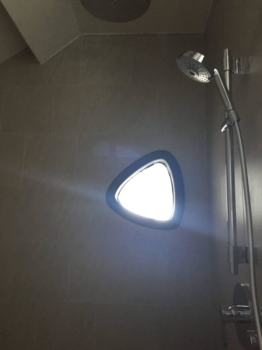 Bad _ Dusche mit Regendusche LUX South Ari Atoll