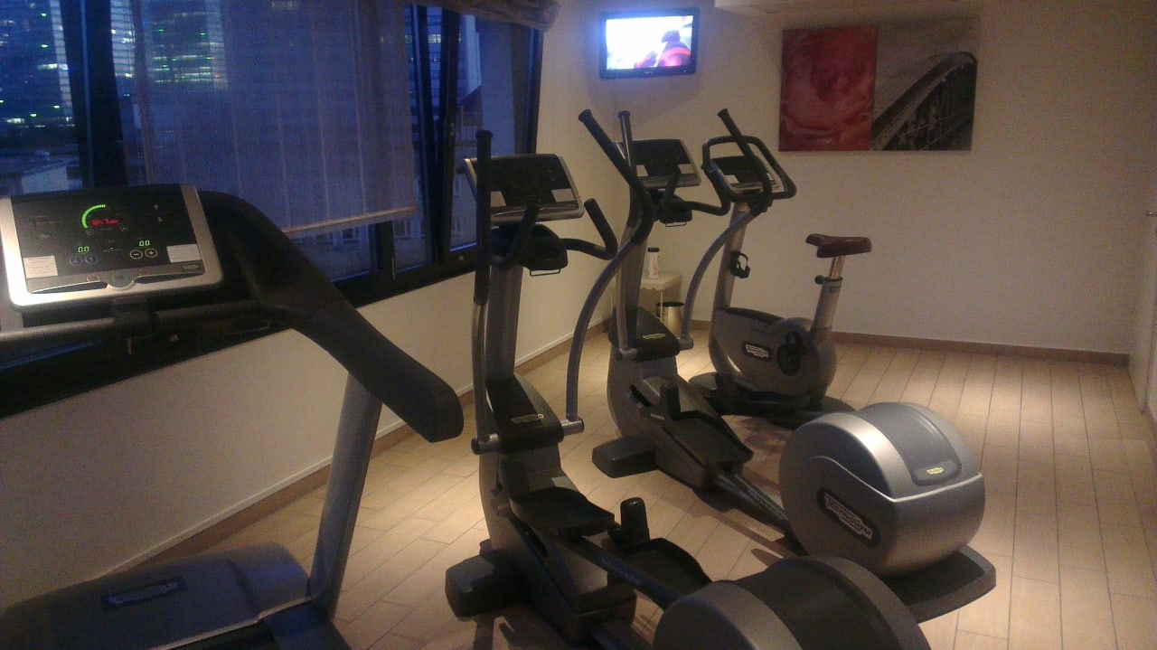 4 Kardio-Geräte im Fitnessraum Novotel Hamburg City Alster