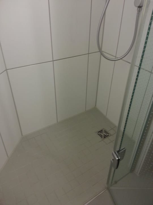 Dusche ausreichend groß Ibis Nürnberg Hauptbahnhof