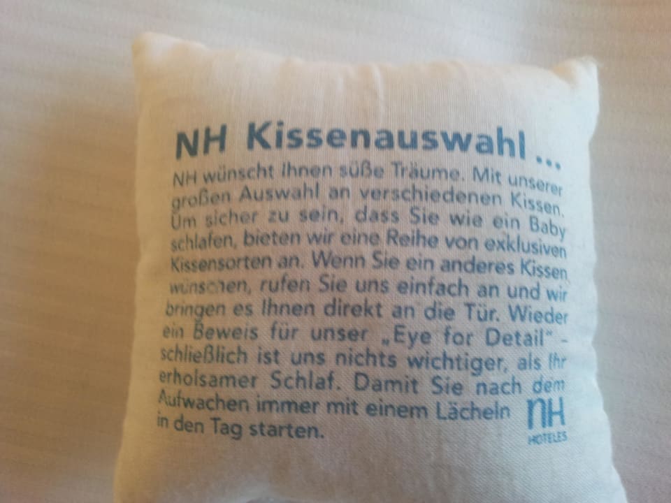 NH Kissenwahl Hotel NH Hamburg Altona