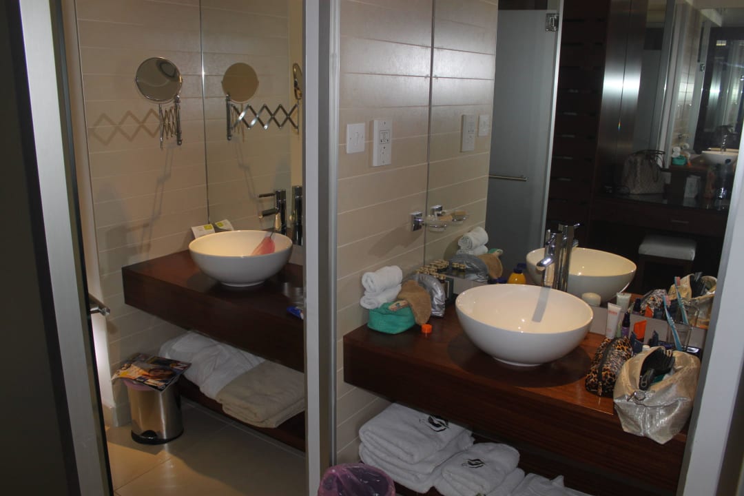 Bad in der Juniorsuite Napa Mermaid Hotel & Suites