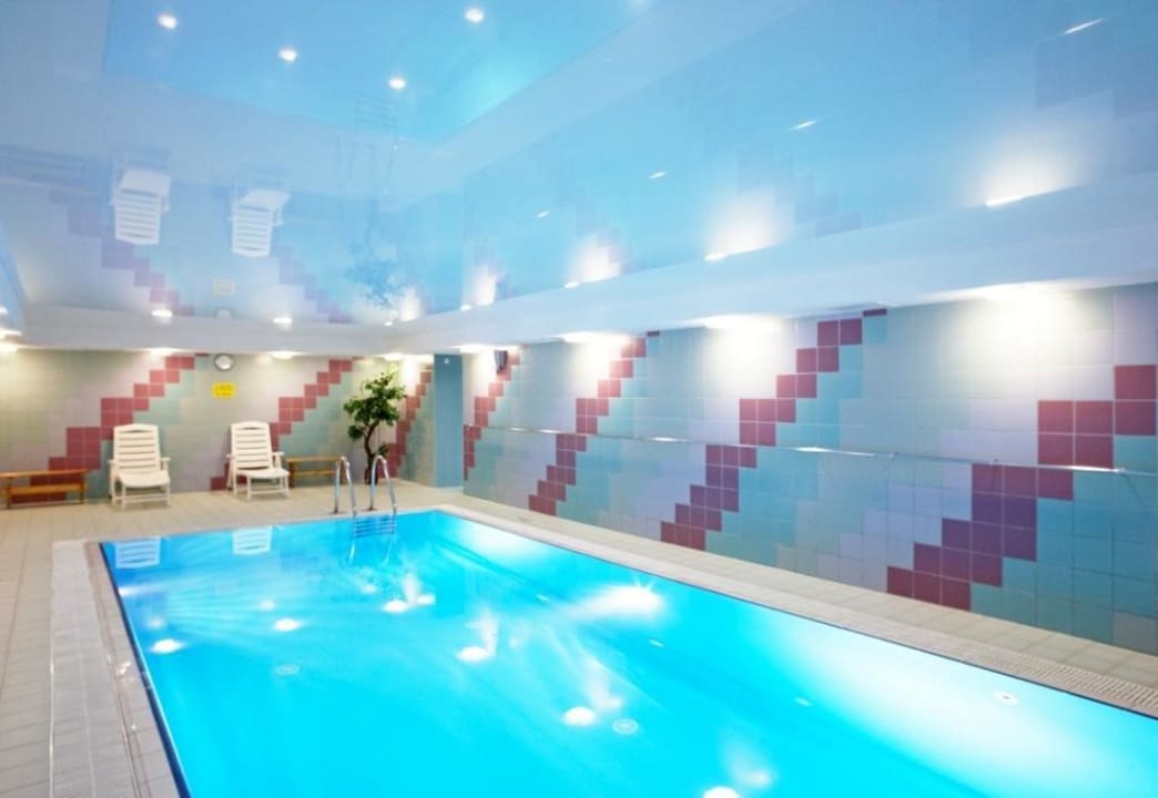 Swimming pool Hotel Petro Palace