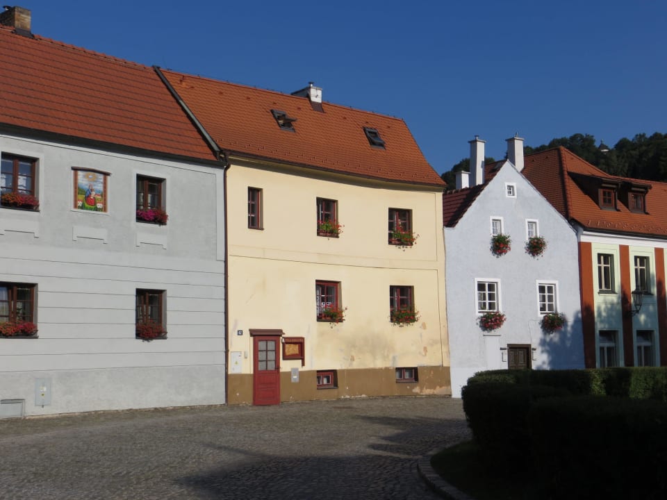 Ansicht der Pension von der Straße aus Villa Johanka