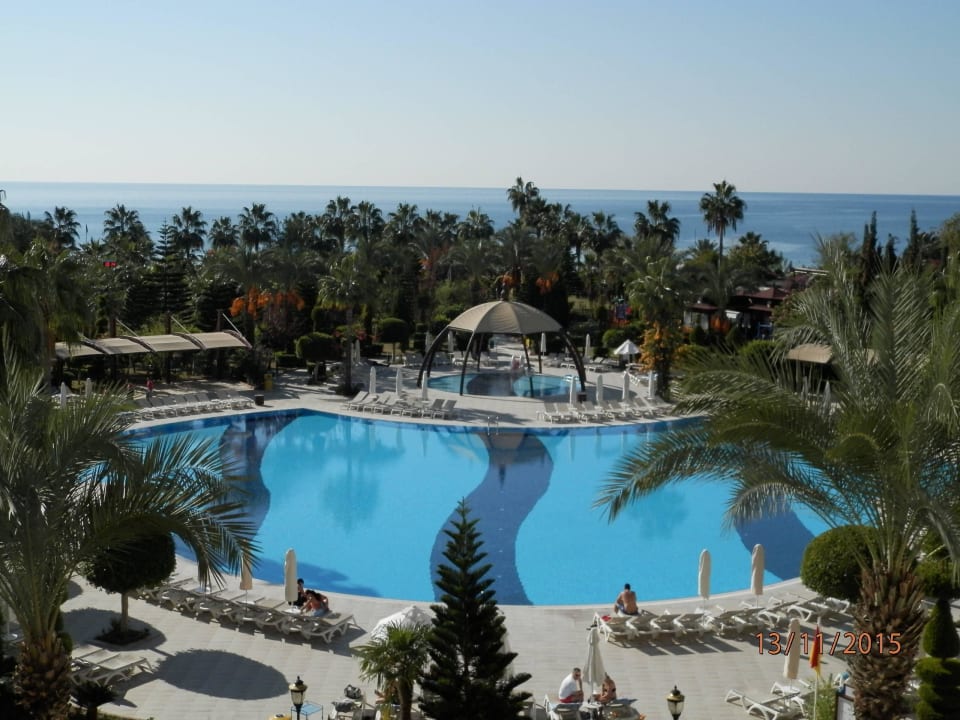 Бассейн Saphir Resort & Spa