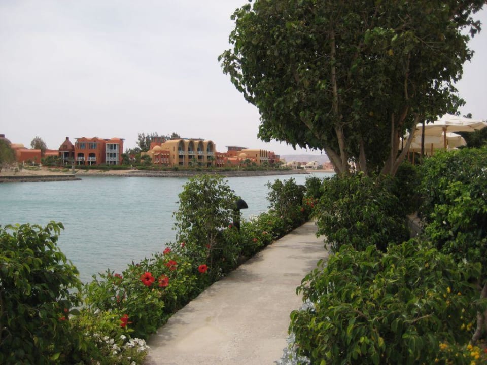 Weg zum Pool Hotel Three Corners Ocean View prestige - Adults only